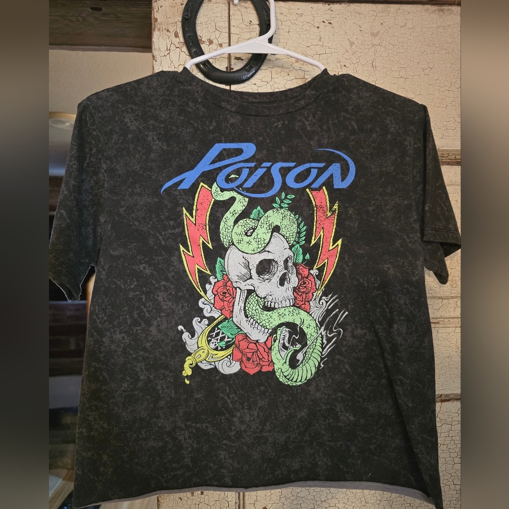 Womens Poison graphic tee crop top Large EUC!